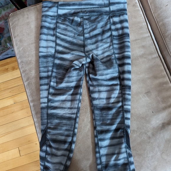 Underarmour cropped tights - Picture 3 of 3